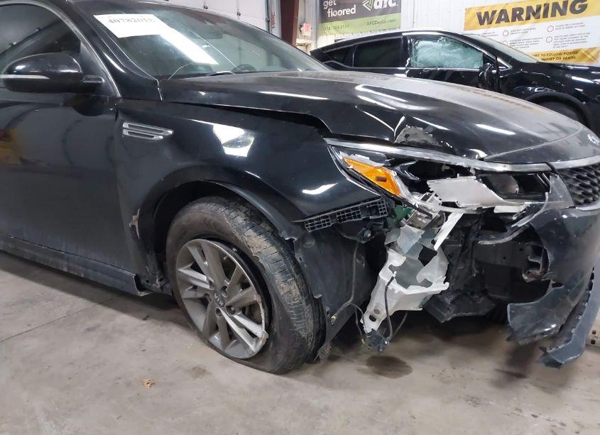 Photo 6 of 2019 Kia Optima LX (VIN 5XXGT4L36KG323845)