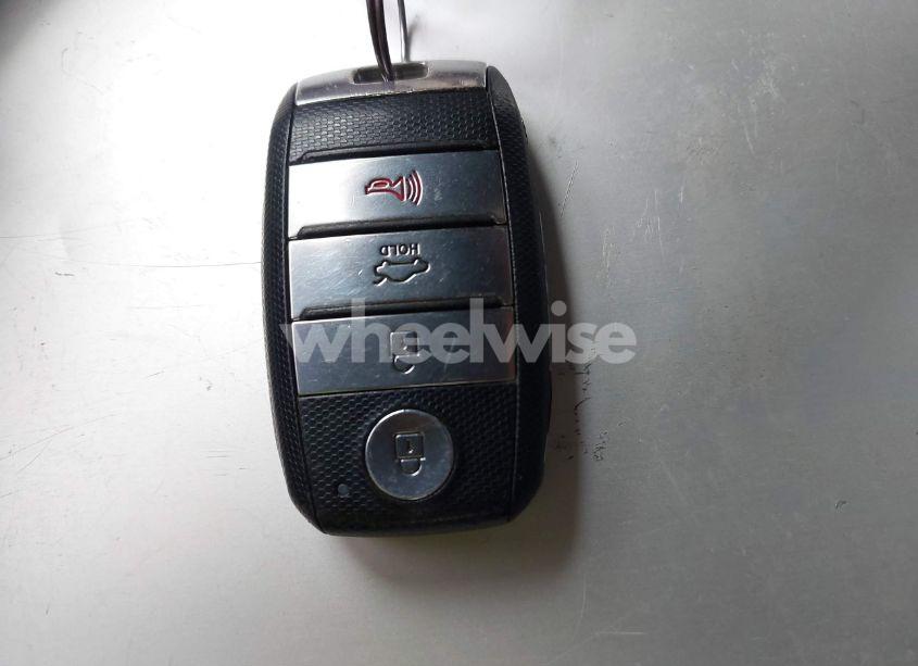 Photo 11 of 2019 Kia Optima S (VIN 5XXGT4L36KG330178)