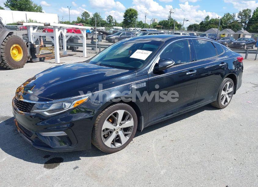 Photo 2 of 2019 Kia Optima S (VIN 5XXGT4L36KG335090)