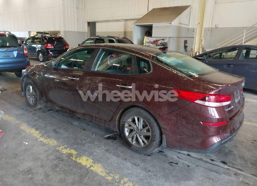 Photo 3 of 2019 Kia Optima LX (VIN 5XXGT4L36KG337213)