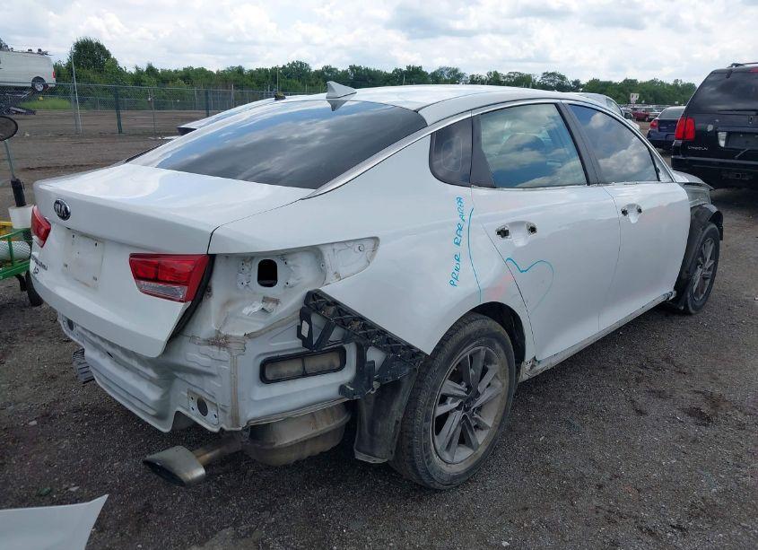Photo 4 of 2019 Kia Optima LX (VIN 5XXGT4L36KG345618)