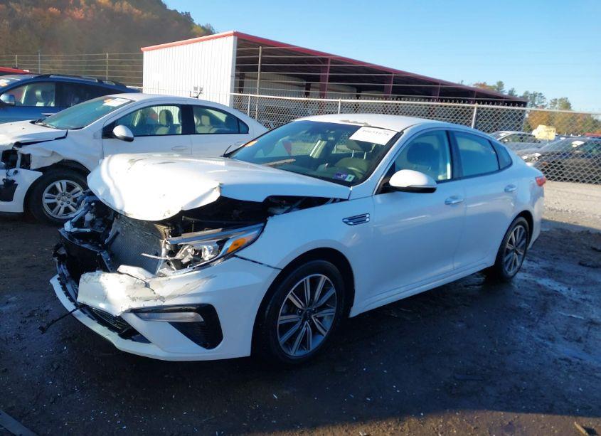 Photo 2 of 2019 Kia Optima LX (VIN 5XXGT4L36KG347112)
