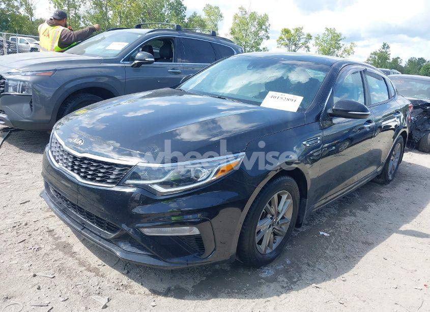 Photo 2 of 2019 Kia Optima LX (VIN 5XXGT4L36KG350219)