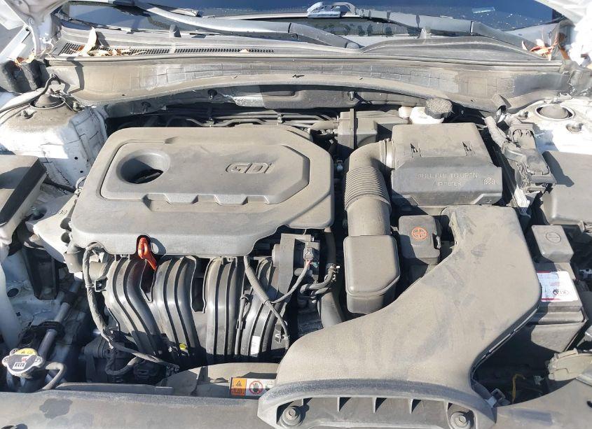 Photo 10 of 2019 Kia Optima LX (VIN 5XXGT4L36KG351077)