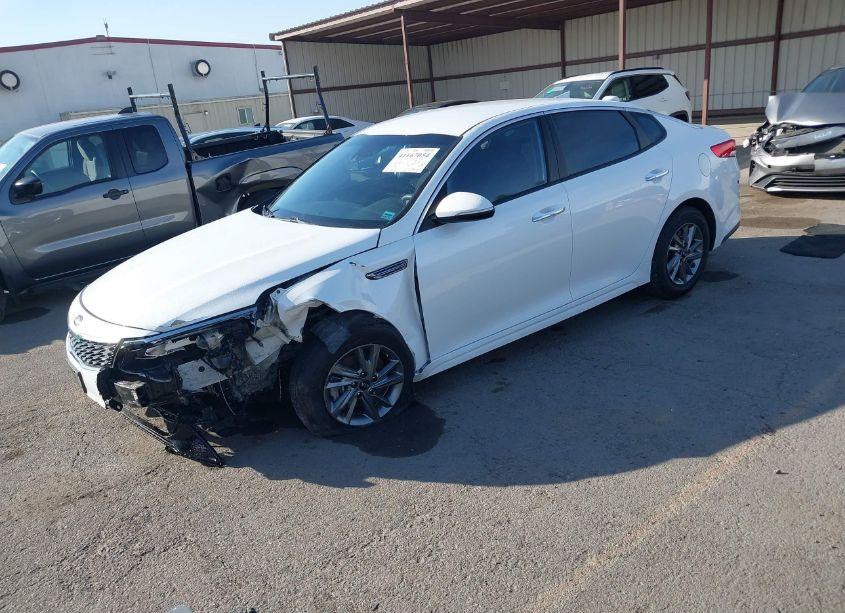 Photo 2 of 2019 Kia Optima LX (VIN 5XXGT4L36KG351077)