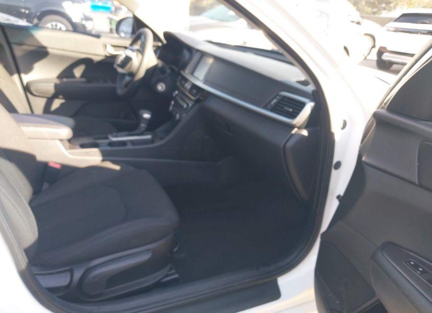 Photo 5 of 2019 Kia Optima LX (VIN 5XXGT4L36KG351077)