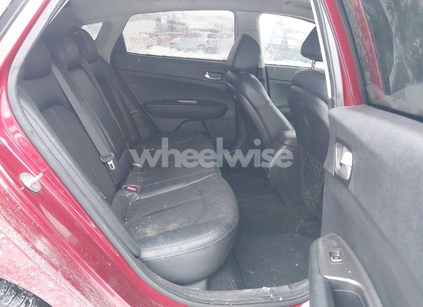 Photo 8 of 2019 Kia Optima S (VIN 5XXGT4L36KG353685)
