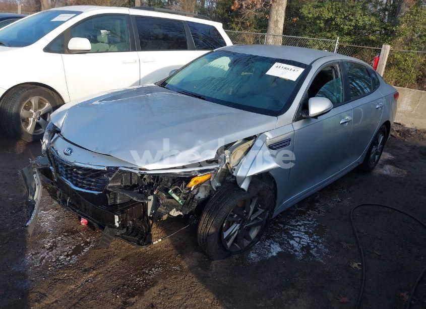 Photo 2 of 2019 Kia Optima LX (VIN 5XXGT4L36KG364007)