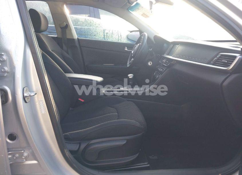 Photo 5 of 2019 Kia Optima LX (VIN 5XXGT4L36KG364007)