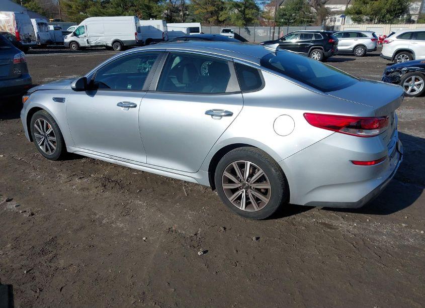 Photo 3 of 2019 Kia Optima LX (VIN 5XXGT4L36KG375766)
