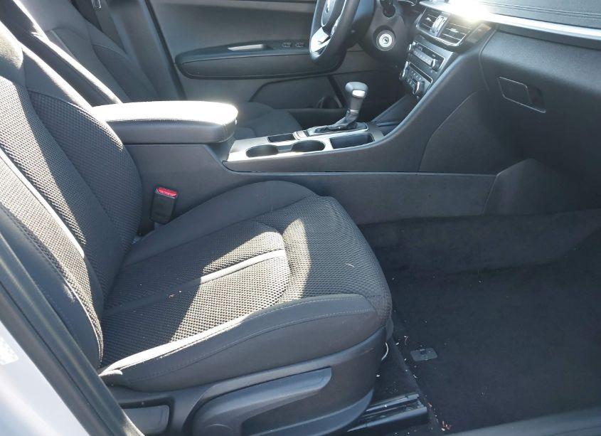 Photo 5 of 2019 Kia Optima LX (VIN 5XXGT4L36KG375766)