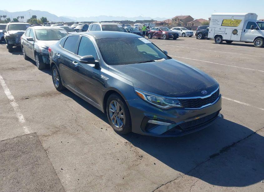 2019 Kia Optima LX (VIN 5XXGT4L36KG376612) main photo