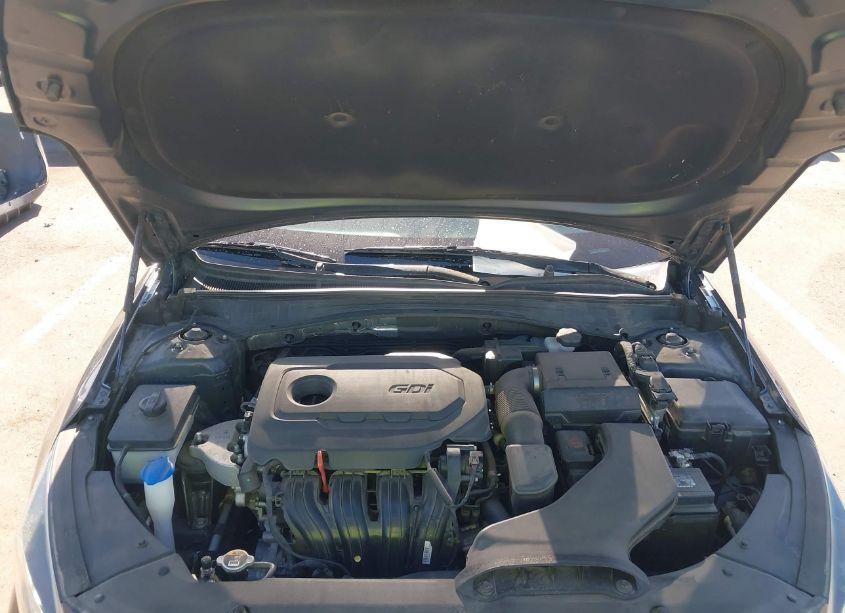 Photo 10 of 2019 Kia Optima LX (VIN 5XXGT4L36KG376612)