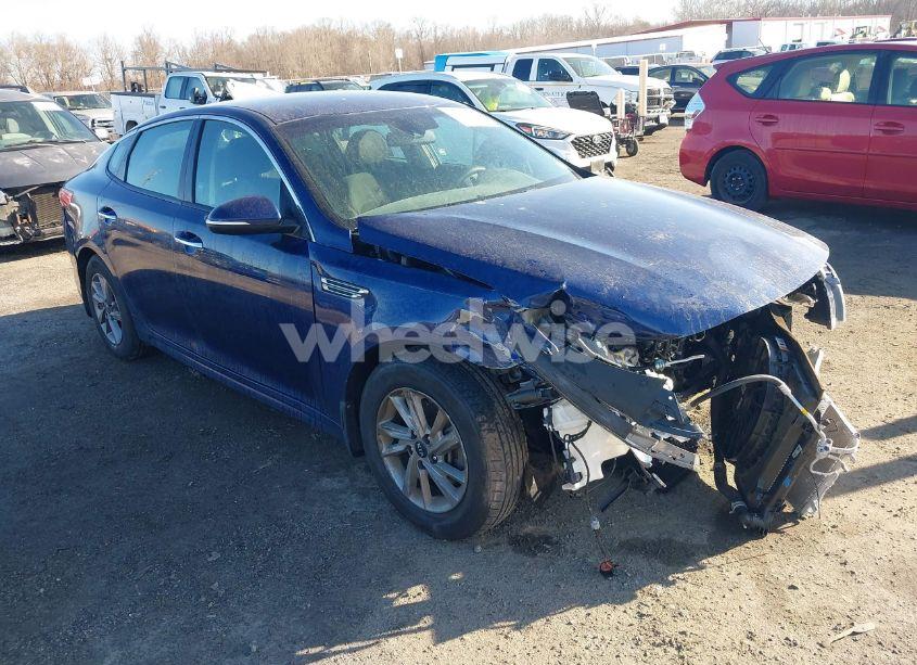 2020 Kia Optima LX (VIN 5XXGT4L36LG398322) main photo