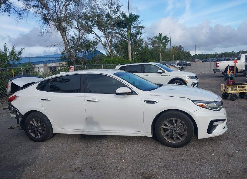 Photo 13 of 2020 Kia Optima LX (VIN 5XXGT4L36LG415636)