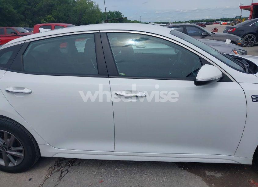 Photo 13 of 2020 Kia Optima LX (VIN 5XXGT4L36LG422926)