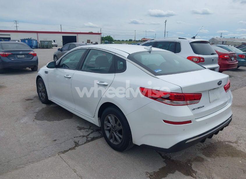 Photo 3 of 2020 Kia Optima LX (VIN 5XXGT4L36LG422926)