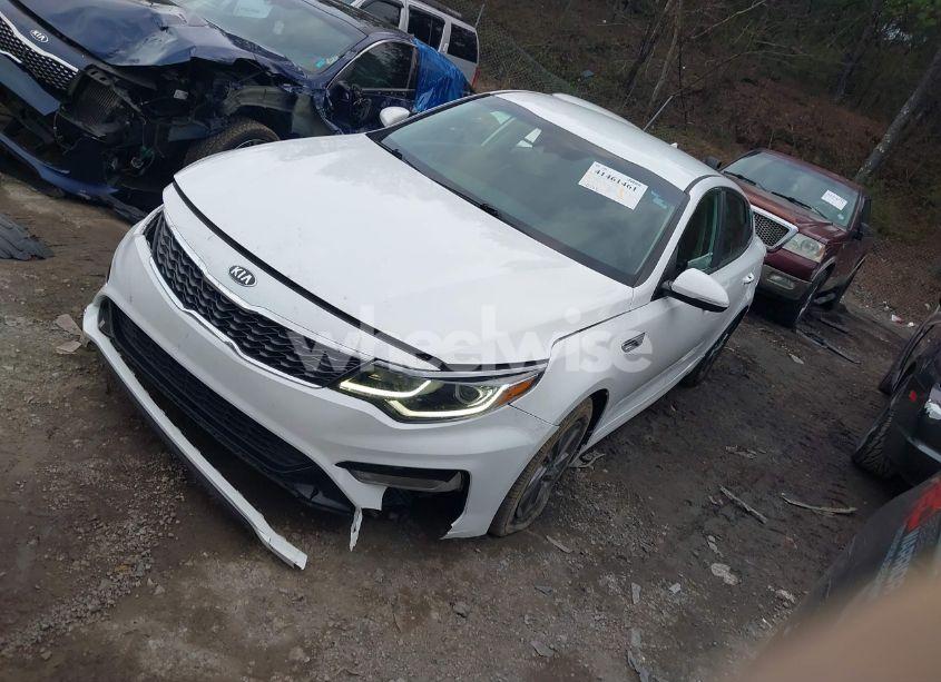 Photo 2 of 2020 Kia Optima LX (VIN 5XXGT4L36LG440617)