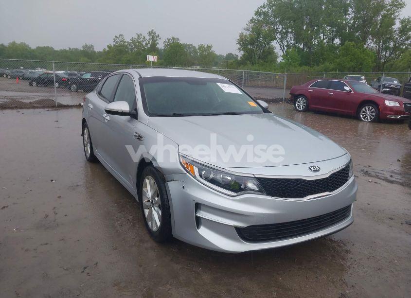 2016 Kia Optima LX (VIN 5XXGT4L37GG010780) main photo