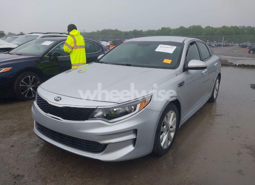 Photo 2 of 2016 Kia Optima LX (VIN 5XXGT4L37GG010780)