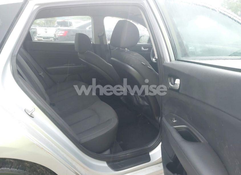 Photo 8 of 2016 Kia Optima LX (VIN 5XXGT4L37GG010780)