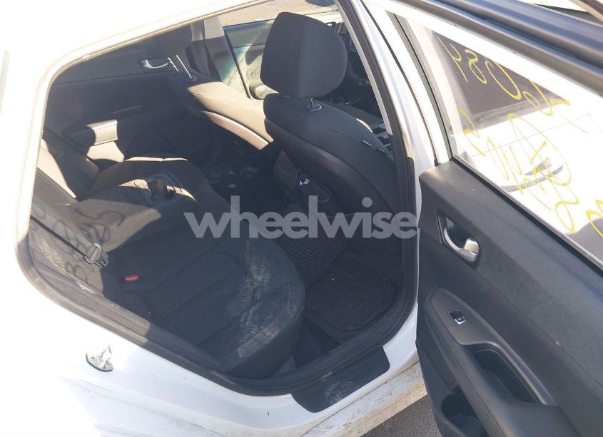 Photo 8 of 2016 Kia Optima LX (VIN 5XXGT4L37GG036084)