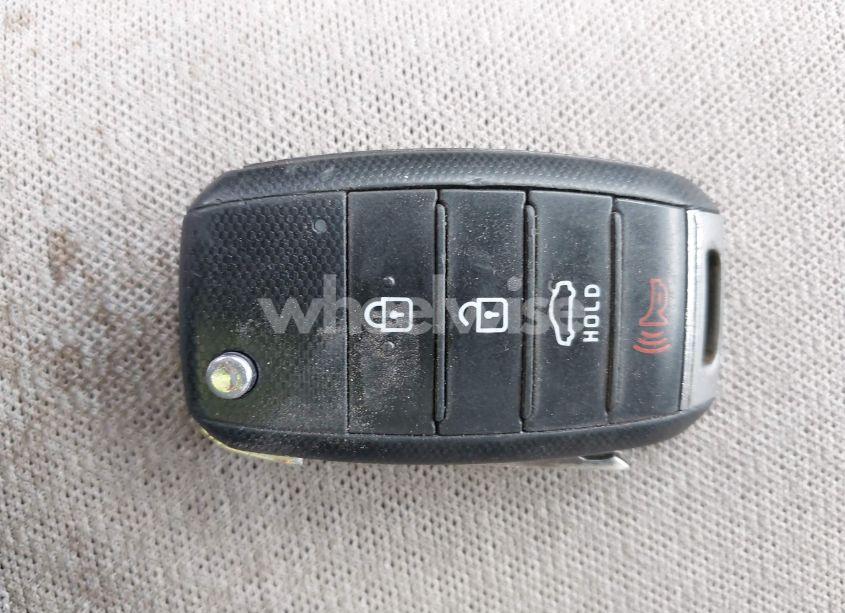 Photo 11 of 2016 Kia Optima LX (VIN 5XXGT4L37GG045657)