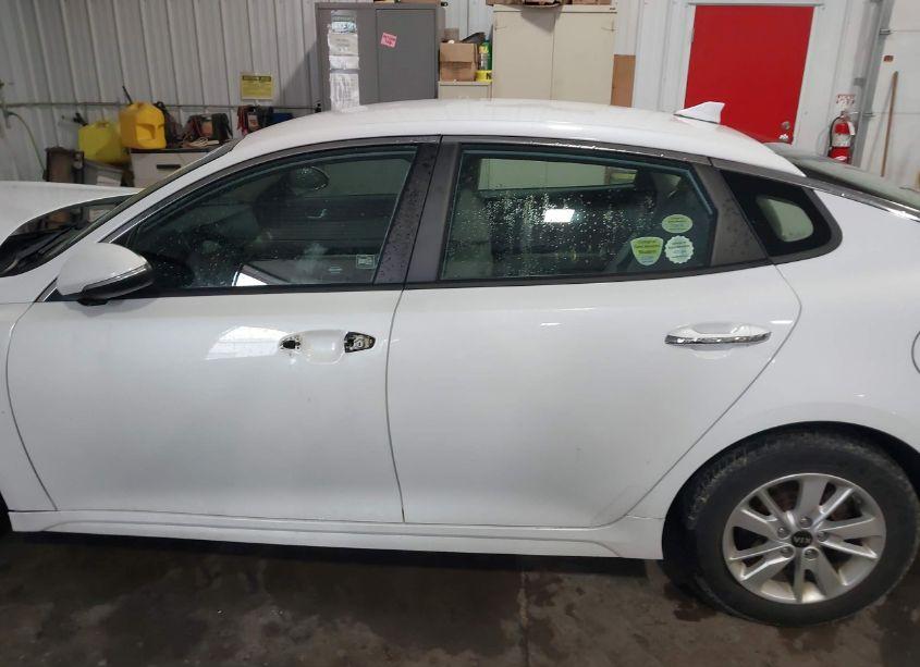 Photo 14 of 2016 Kia Optima LX (VIN 5XXGT4L37GG081400)