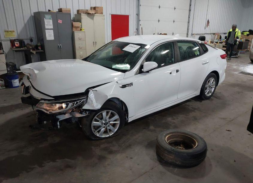 Photo 2 of 2016 Kia Optima LX (VIN 5XXGT4L37GG081400)