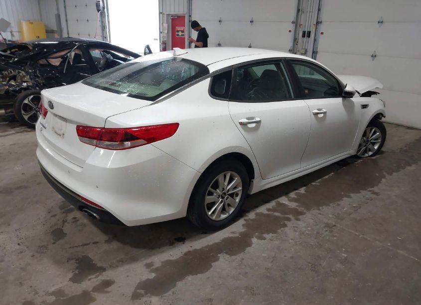 Photo 4 of 2016 Kia Optima LX (VIN 5XXGT4L37GG081400)