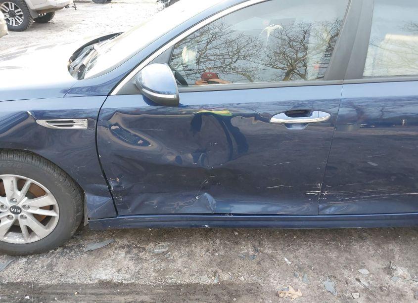 Photo 6 of 2016 Kia Optima LX (VIN 5XXGT4L37GG083261)