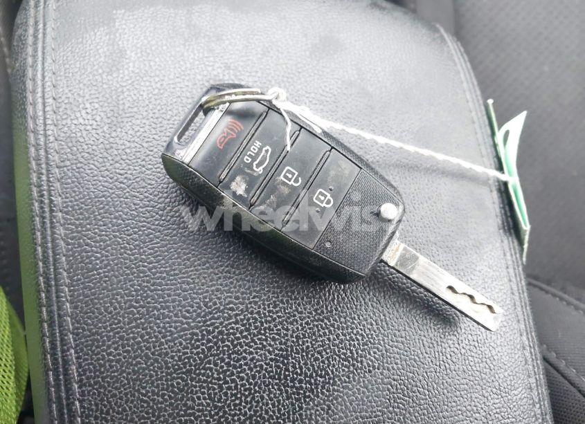 Photo 11 of 2016 Kia Optima LX (VIN 5XXGT4L37GG084524)