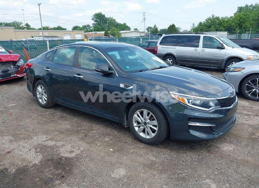 2016 Kia Optima LX (VIN 5XXGT4L37GG087200) main photo