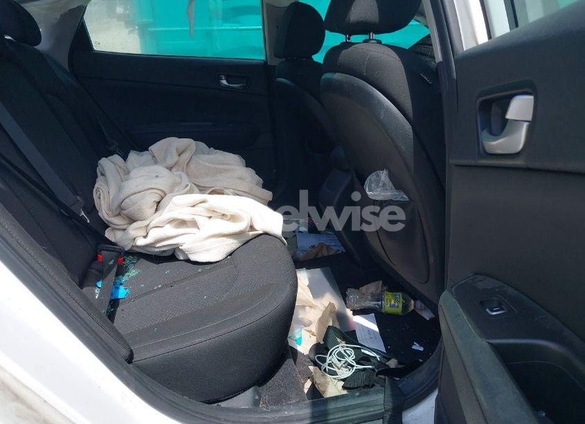 Photo 8 of 2017 Kia Optima LX (VIN 5XXGT4L37HG121945)