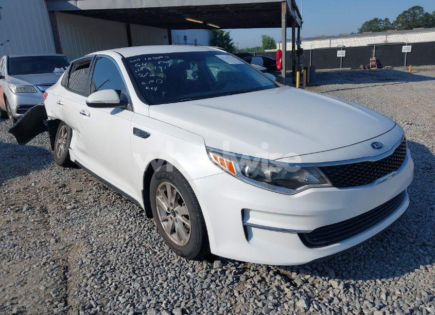 2017 Kia Optima LX (VIN 5XXGT4L37HG128491) main photo