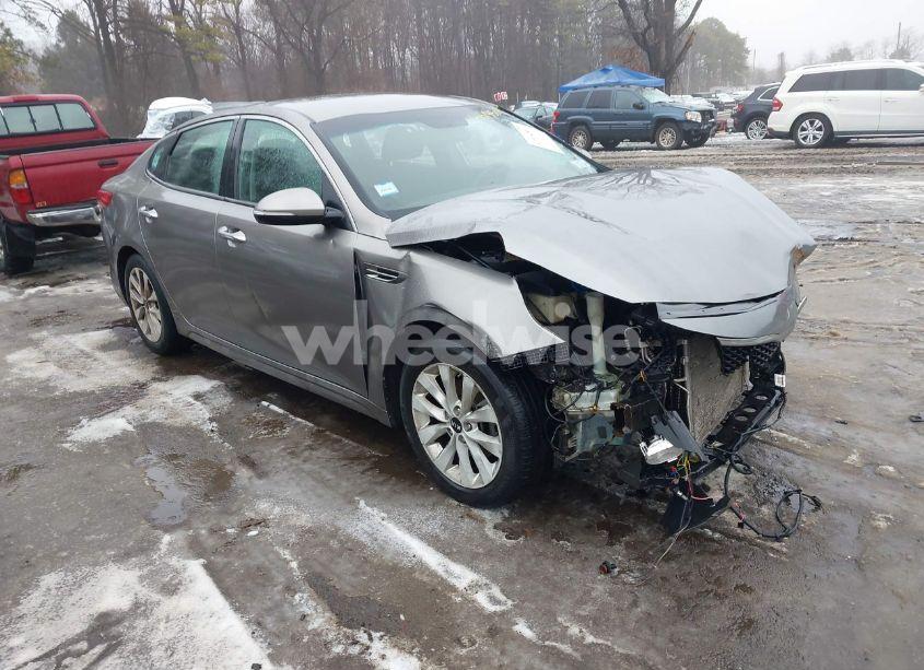 2017 Kia Optima LX (VIN 5XXGT4L37HG145971) main photo