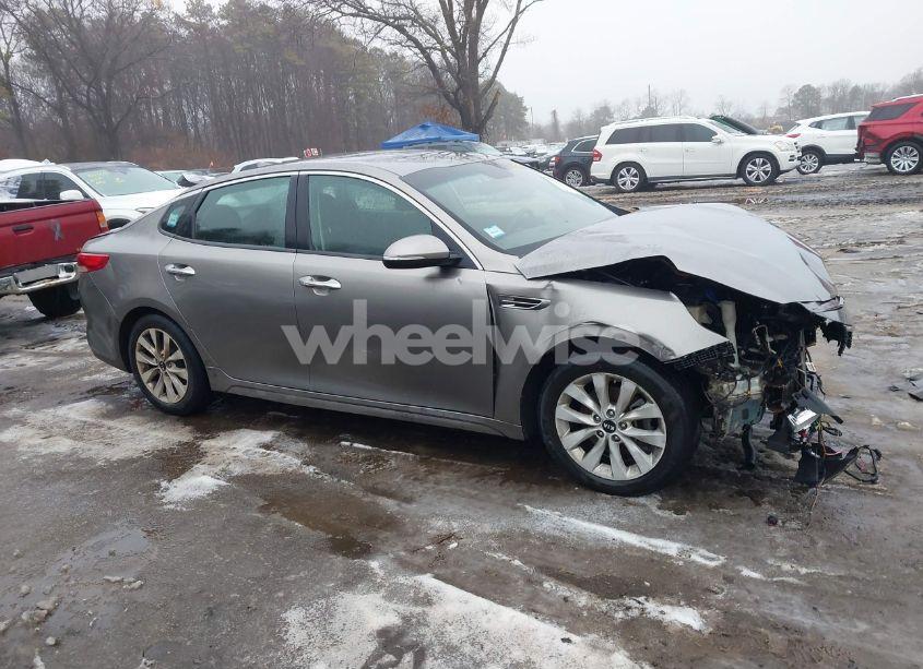 Photo 12 of 2017 Kia Optima LX (VIN 5XXGT4L37HG145971)