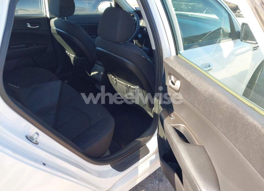 Photo 8 of 2017 Kia Optima LX (VIN 5XXGT4L37HG146229)