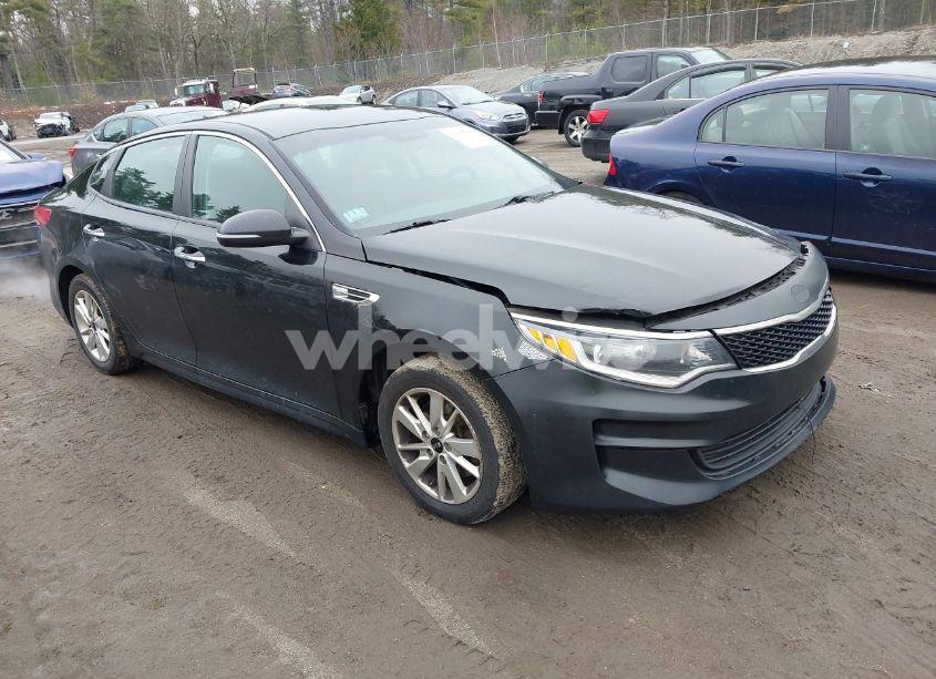 2017 Kia Optima LX (VIN 5XXGT4L37HG152788) main photo