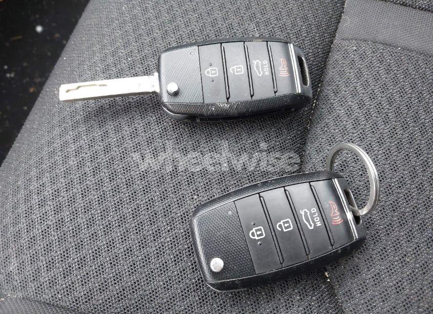 Photo 11 of 2017 Kia Optima LX (VIN 5XXGT4L37HG152788)