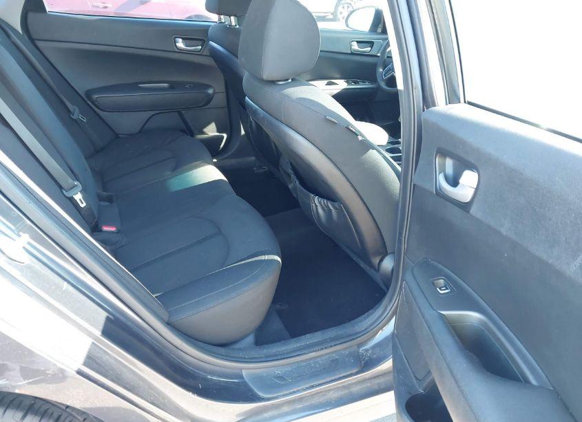 Photo 8 of 2017 Kia Optima LX (VIN 5XXGT4L37HG164990)