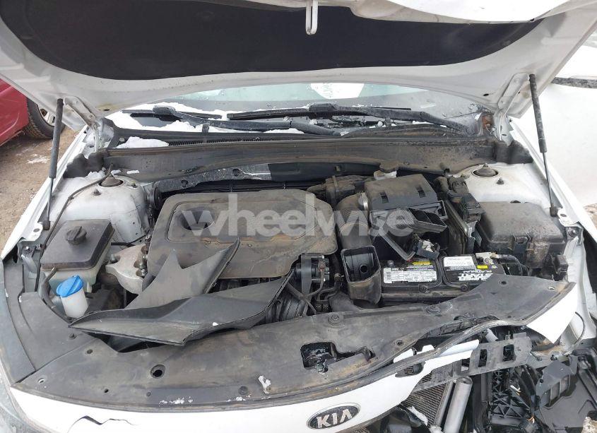 Photo 10 of 2018 Kia Optima S (VIN 5XXGT4L37JG190270)