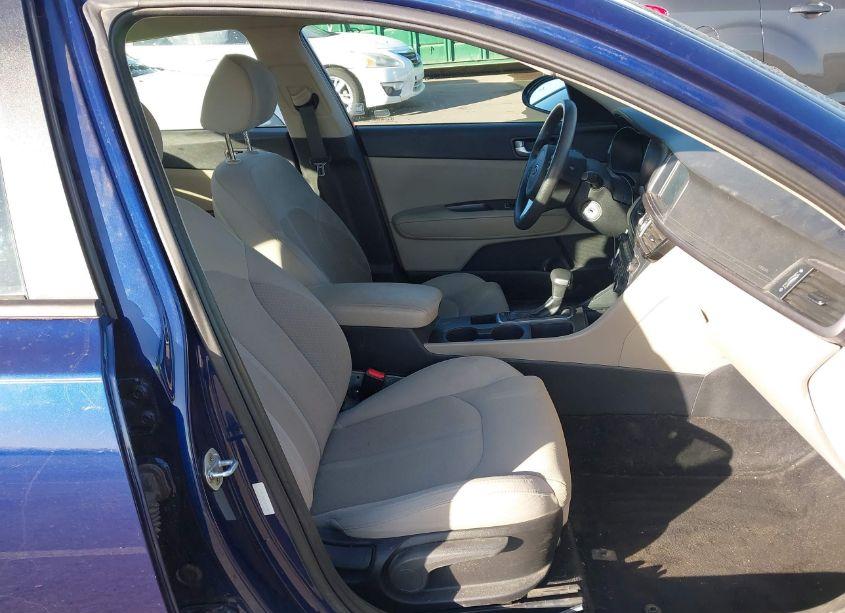 Photo 5 of 2018 Kia Optima LX (VIN 5XXGT4L37JG191824)