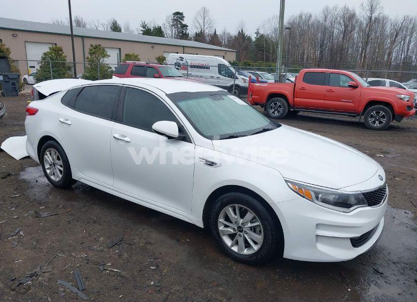 2018 Kia Optima LX (VIN 5XXGT4L37JG211375) main photo