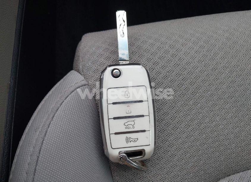 Photo 11 of 2018 Kia Optima LX (VIN 5XXGT4L37JG211375)