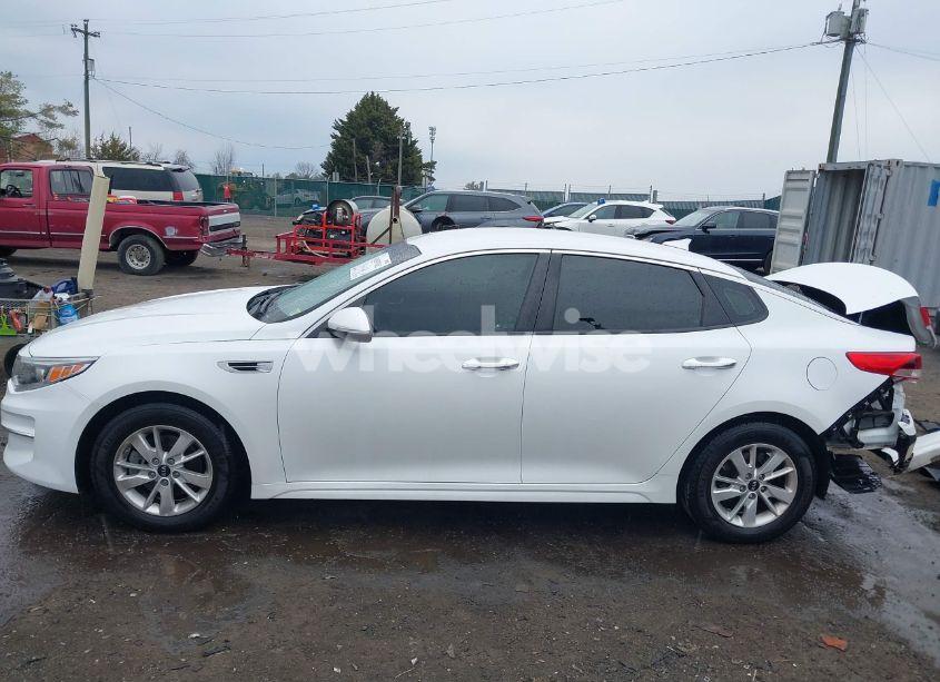 Photo 15 of 2018 Kia Optima LX (VIN 5XXGT4L37JG211375)