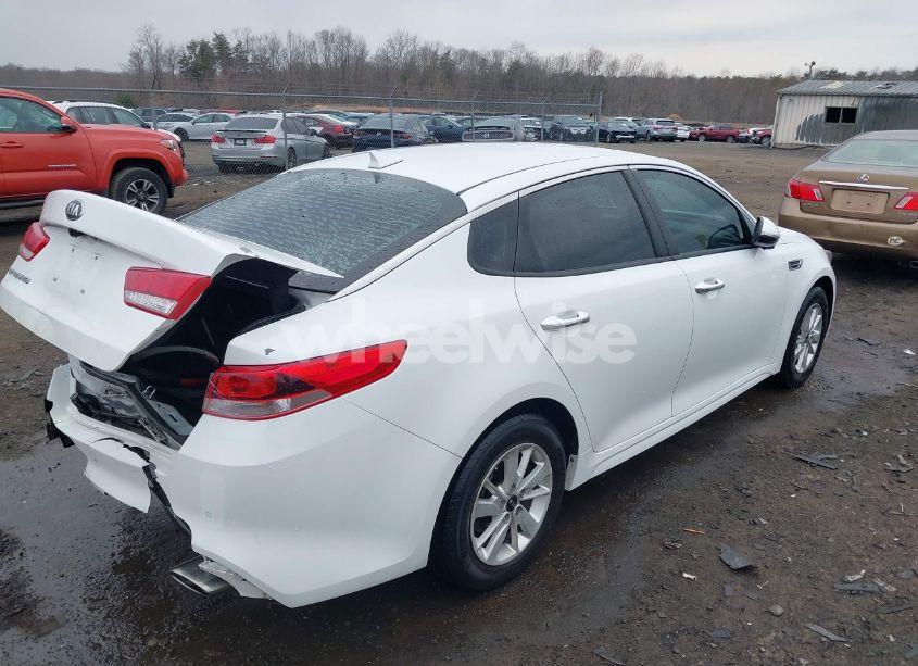 Photo 4 of 2018 Kia Optima LX (VIN 5XXGT4L37JG211375)
