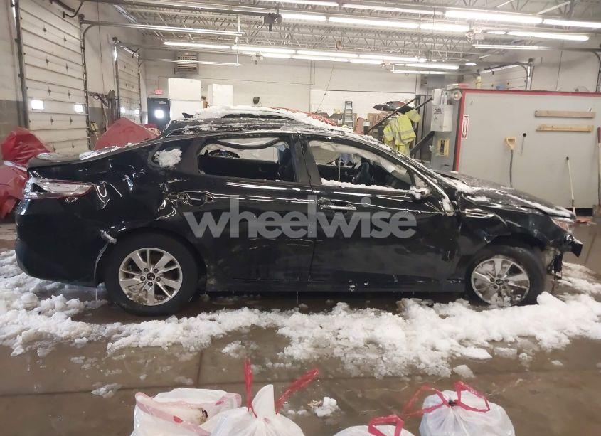 Photo 13 of 2018 Kia Optima LX (VIN 5XXGT4L37JG218438)