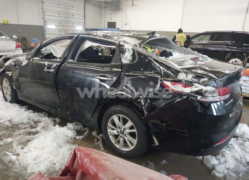 Photo 3 of 2018 Kia Optima LX (VIN 5XXGT4L37JG218438)