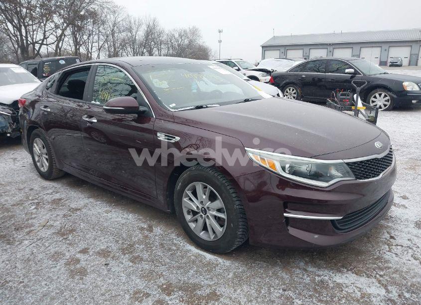 2018 Kia Optima LX (VIN 5XXGT4L37JG228953) main photo